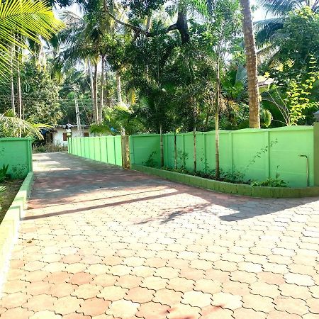 Airavatham Apartments Guruvayur Exterior photo